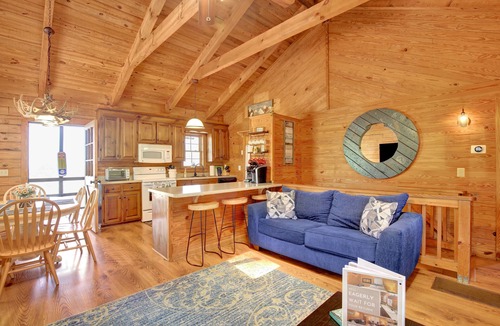 Pine Mountain Valley Cabin | Cozy Cabin in Warm Springs near FDR State Park and Callaway Gardens
