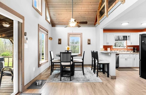 Del Rio Cabin | Cozy cabin retreat w/hot tub and fenced yard. Pet-Friendly!