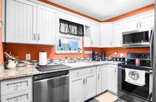 Del Rio Cabin | Cozy cabin retreat w/hot tub and fenced yard. Pet-Friendly!