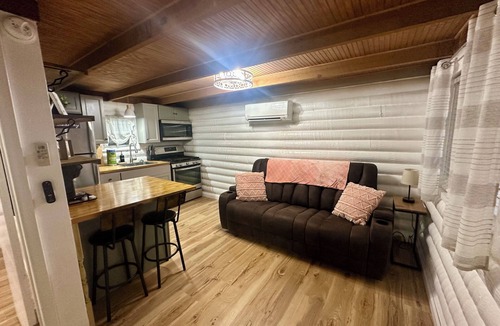 Sevierville Cabin | Cozy cabin with hot tub in Sevierville TN! Welcome to the Little Hideaway!