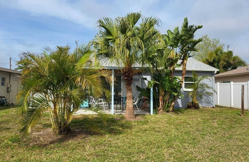 Hudson Beach Estates House | Cozy Canal Home