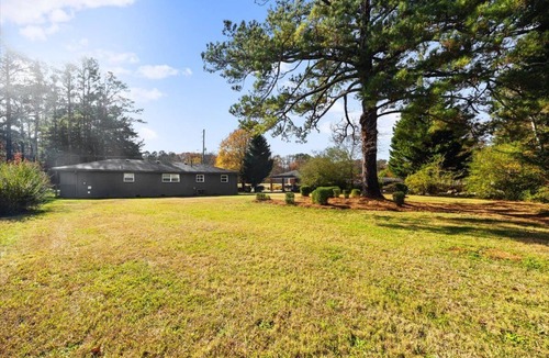 Powder Springs House | Cozy & Central Family Friendly 3BR Near Six Flags!