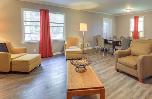 Macon House | Cozy & Convenient Macon Home ~ 3 Mi to Town!