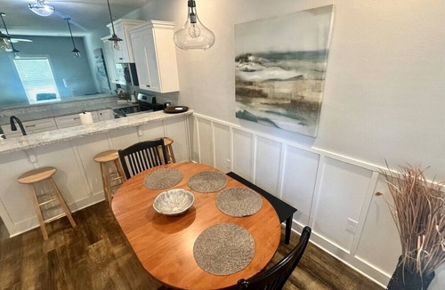 Long Beach Cottage | Cozy Cottage Near Beaches sleeps 4