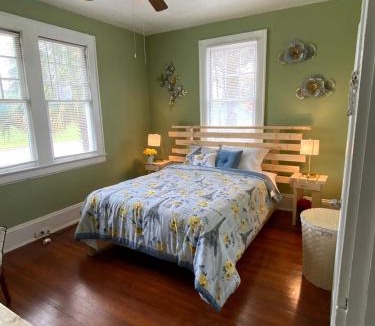 Brentwood House | Cozy Cottage
