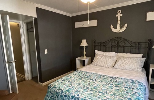 Augusta House | Cozy Cottage Walk to August National!