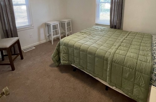 Augusta House | Cozy Cottage Walk to August National!
