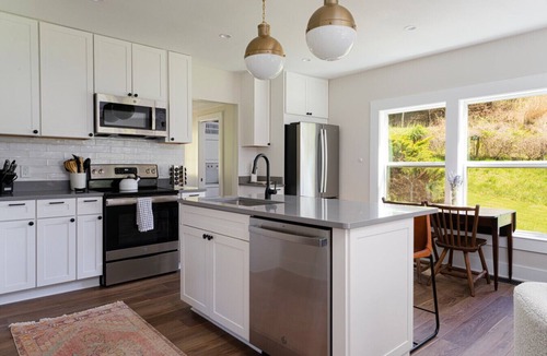 Mars Hill Apartment | Cozy Country Cottage | Fire Pit, BBQ, Dog Friendly
