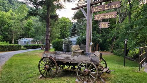Maggie Valley Hotel | Cozy Creek Cottages