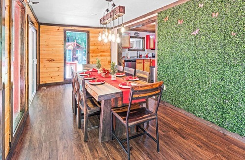 Rocky Grove Cabin | Cozy Family Cabin in charming Smoky Mountain- Pets allowed