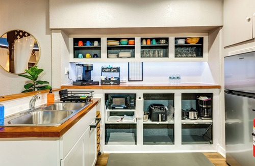 Mount Morris Township Apartment | Cozy Flushing Studio w/Deck & Fireplace!