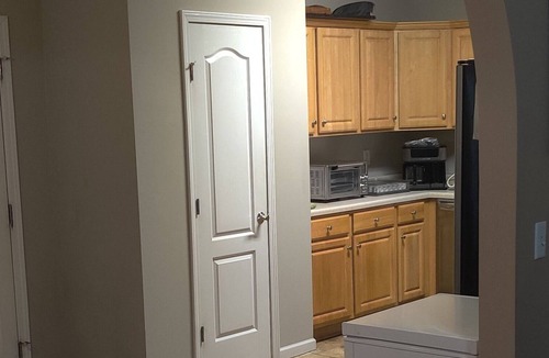 New Castle Bed & Breakfast | Cozy garden home in Birmingham Alabama.