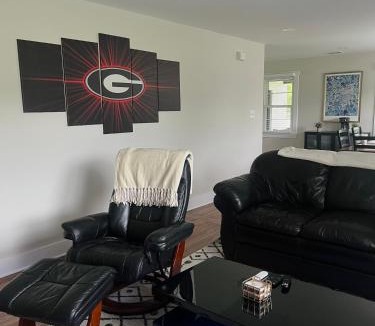 Athens House | Cozy Home in Downtown Athens