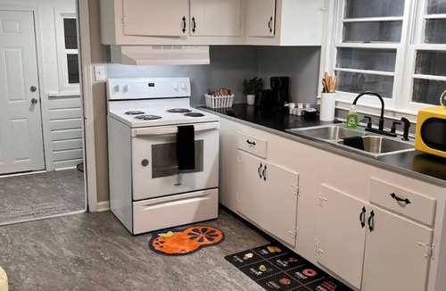 Brooklet House | Cozy Home Near GSU/Walk to Food, Shop & Chill