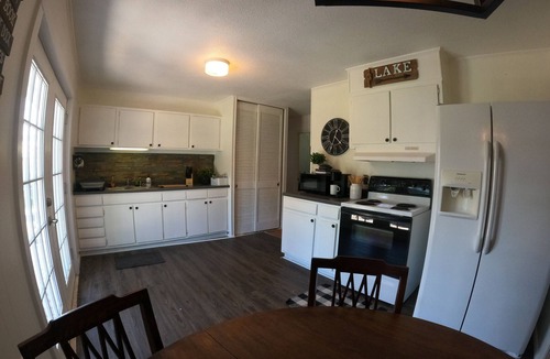 Guntersville House | Cozy home near Lake Guntersville, w/boat parking