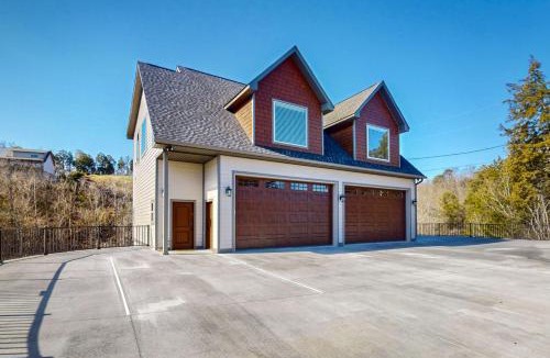 Sevierville House | Cozy Home W Lake Views Sleeps 4 Games Free Ticket