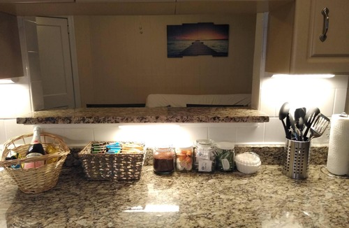 Forest Park House | Cozy Home w/Wifi, Netflix, Smart TV, Near Airport
