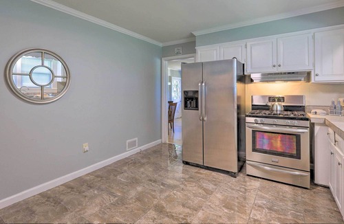 Jonesboro House | Cozy Jonesboro Abode w/ Yard - 18 Mi to Dtwn!
