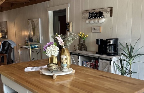 Crane Hill House | Cozy Lake House located on Smith Lake. 15 Steps to the Water!!