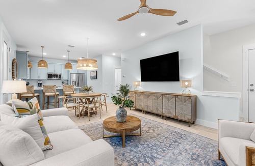 Laguna Beach House | Cozy Luxury Hidden Gem! Steps from the Emerald Coast!
