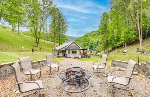 Mars Hill House | Cozy Mars Hill Farmhouse w/Scenic Views