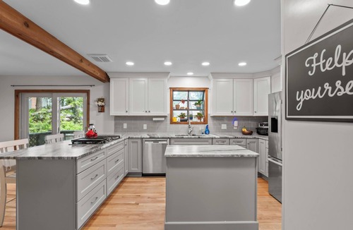 Augusta House | Cozy modern style home 4.4 miles from Augusta National