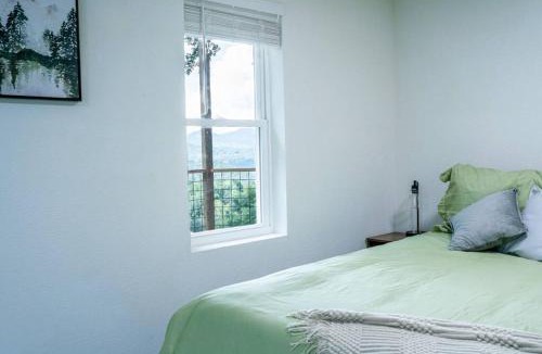 Waynesville House | Cozy Mountain Cabin - Majestic Views at 3100 ft