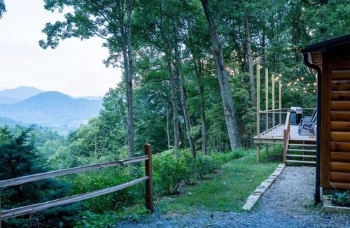 Waynesville House | Cozy Mountain Cabin - Majestic Views at 3100 ft