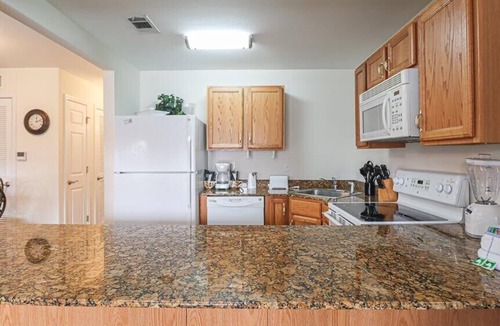 Biloxi Condo | Cozy Oak Shores Unit 115 in Biloxi - Perfect for a Nice Getaway!