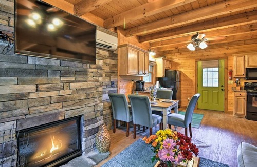 Weaverville Cabin | Cozy Pet‑Friendly Cabin w/Porch + Fireplace + EV Charger 15 Mins to Asheville