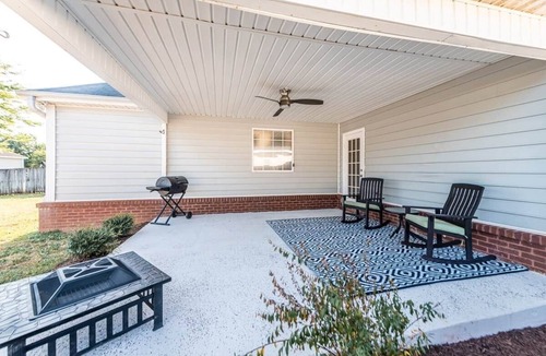 Warner Robins House | Cozy Serenity Home Theater Fenced