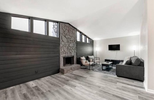 Morrow House | Cozy Spacious Haven Near ATL & Hartsfield-Jackson