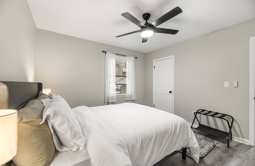 Morrow House | Cozy Spacious Haven Near ATL & Hartsfield-Jackson