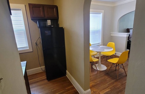 Midway Apartment | Cozy Studio Apt on Green Line by Hamline University and University Of Minnesota!