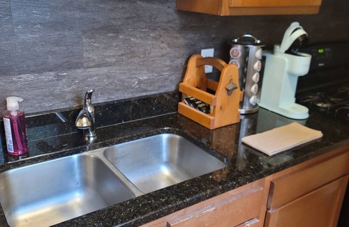 Midway Apartment | Cozy Studio Apt on Green Line by Hamline University and University Of Minnesota!