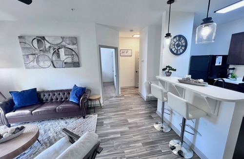 Huntsville Apartment | Cozy-King 1-bedroom w/pool & gym