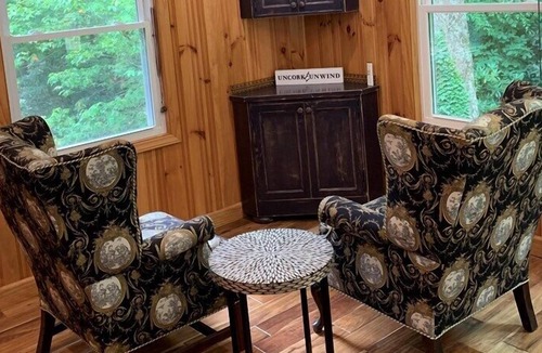 Waynesville House | Creek Crossing Retreat- sleeps 10, creek, fire pit, WiFi, game room, central AC, gas grill