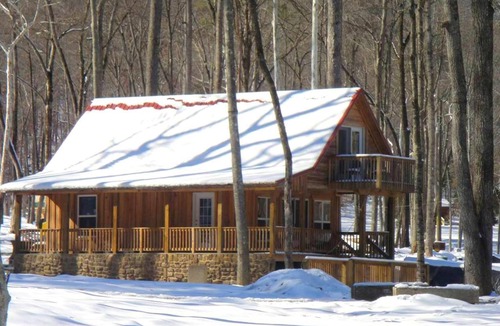 Joppa House | Creekside Cabin Rental Perfect for Families near Guntersville Lake, Alabama