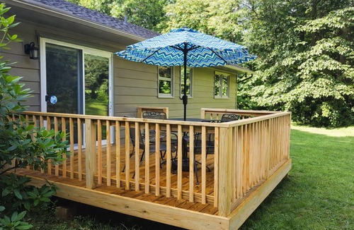 Waynesville Cottage | Creekside Cottage Near Parkway