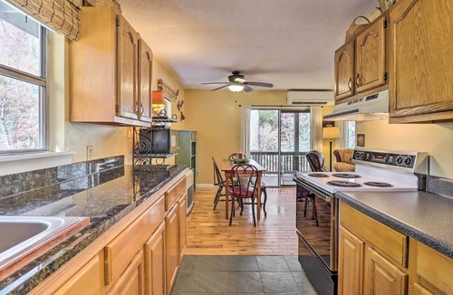 Mars Hill House | Creekside Retreat w/Deck, 18 Miles to Wolf Ridge
