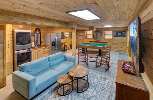 Cosby House | Cricket Hollow Lodge