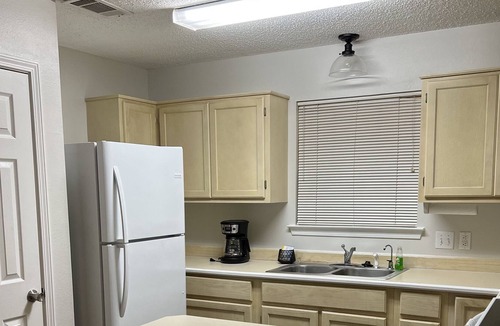 Gulfport Cottage | Cute Cozy Cottage near beaches sleeps 4