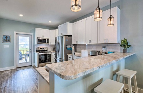 Dauphin Island House | Dauphin Island Home 4BR Sleeps 12 Walking distance to deeded beach access!
