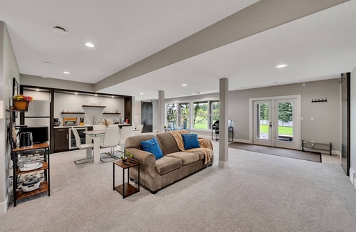 Division No. 11 Apartment | DaVinci - Tranquil 4bdrm Retreat with Pond Access