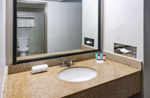 East Point Hotel | Days Inn by Wyndham Hartsfield Jackson Atlanta Airport West