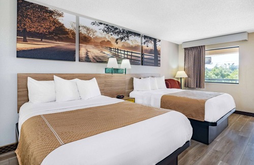 Macon Hotel | Days Inn by Wyndham Macon I-475