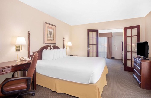 Metter Hotel | Days Inn by Wyndham Metter