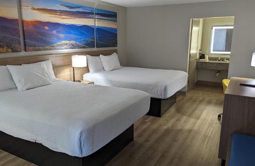 Mooresville Hotel | Days Inn by Wyndham Mooresville Lake Norman