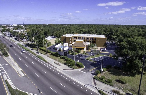 Fern Park Hotel | Days Inn by Wyndham N Orlando/Casselberry