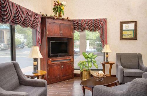 Thomaston Hotel | Days Inn by Wyndham Thomaston